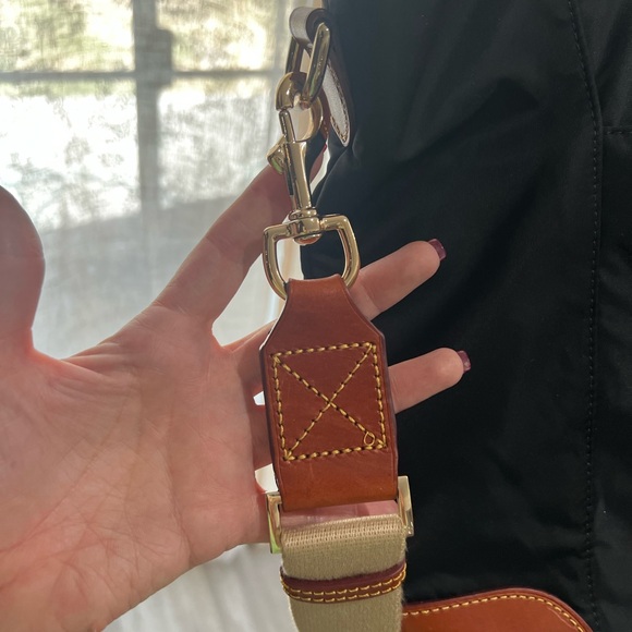 Dooney & Bourke large tote - Picture 2 of 16